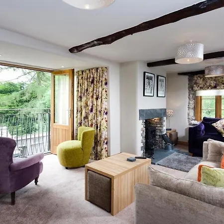 The Cosy Peacock