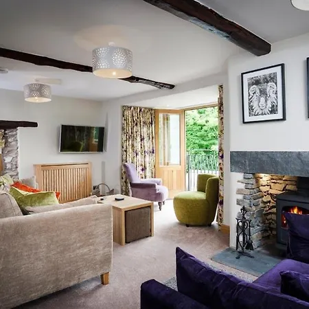 The Cosy Peacock Apartment
